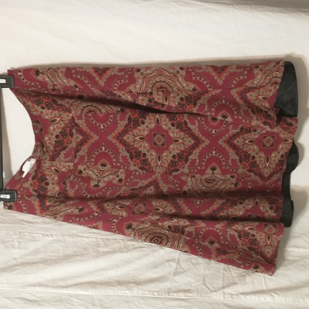 Dress Barn Maroon Patterned Skirt, Size 8